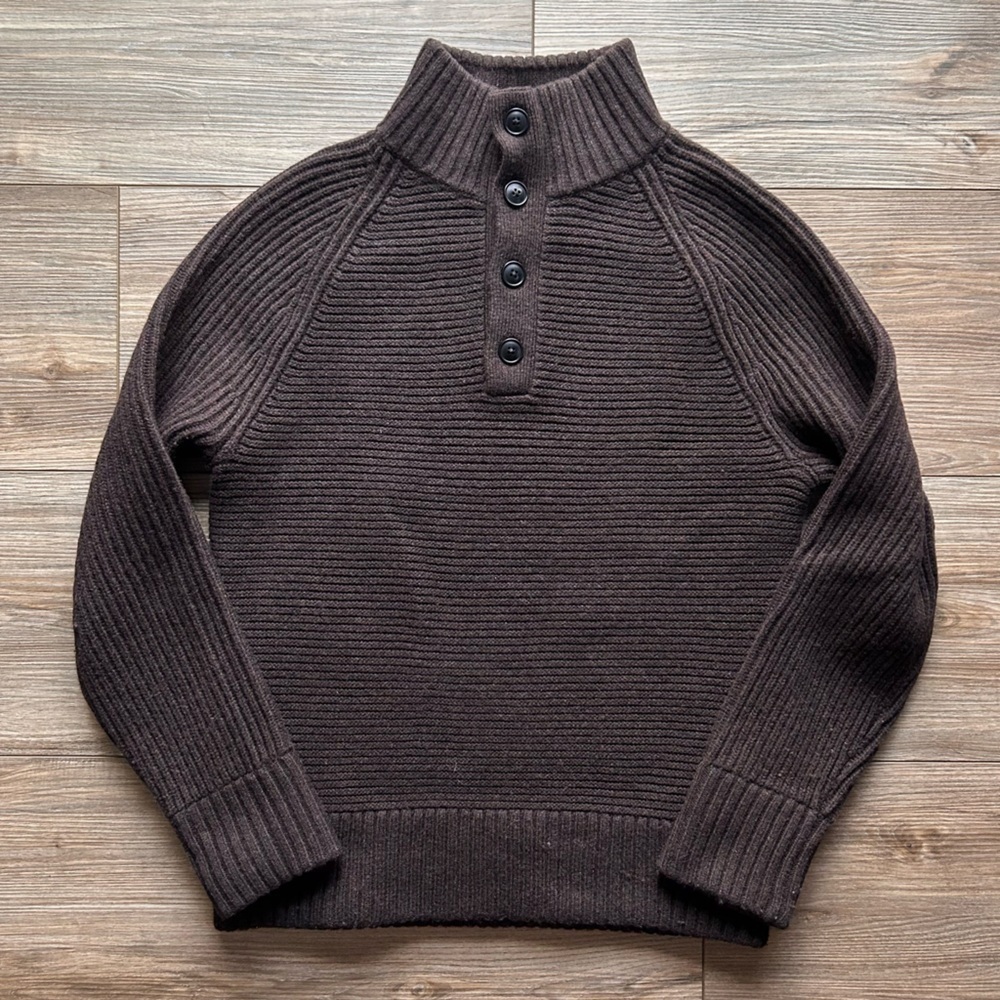 Banana Republic | Chunky Knit Italian Yarn Sweater in Chocolate Brown (Small) - Picture 14 of 15